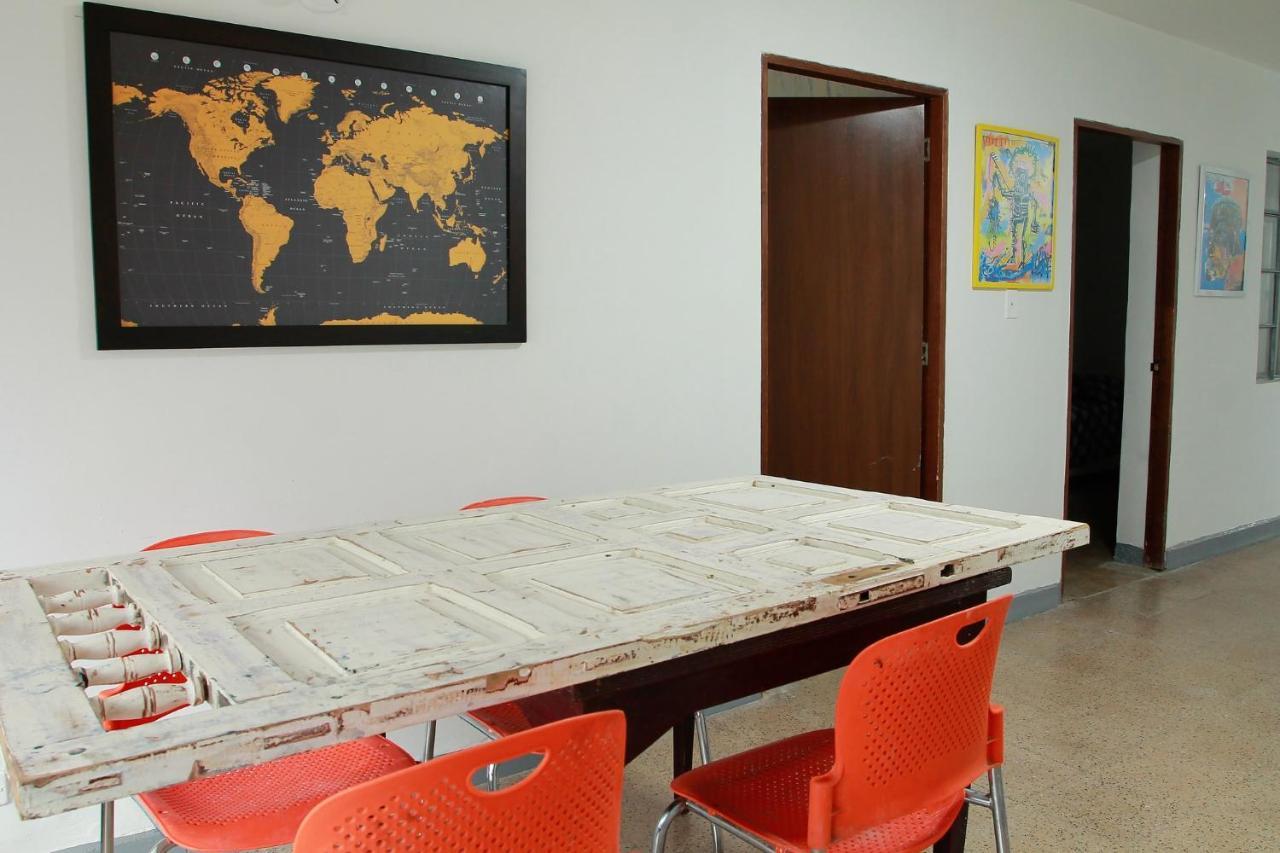Casa Tuvia Parque Hostel Medellin Exterior photo