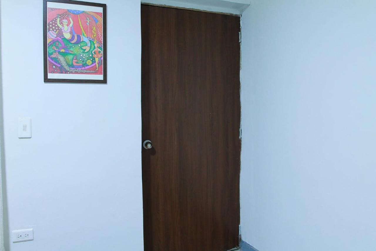 Casa Tuvia Parque Hostel Medellin Exterior photo