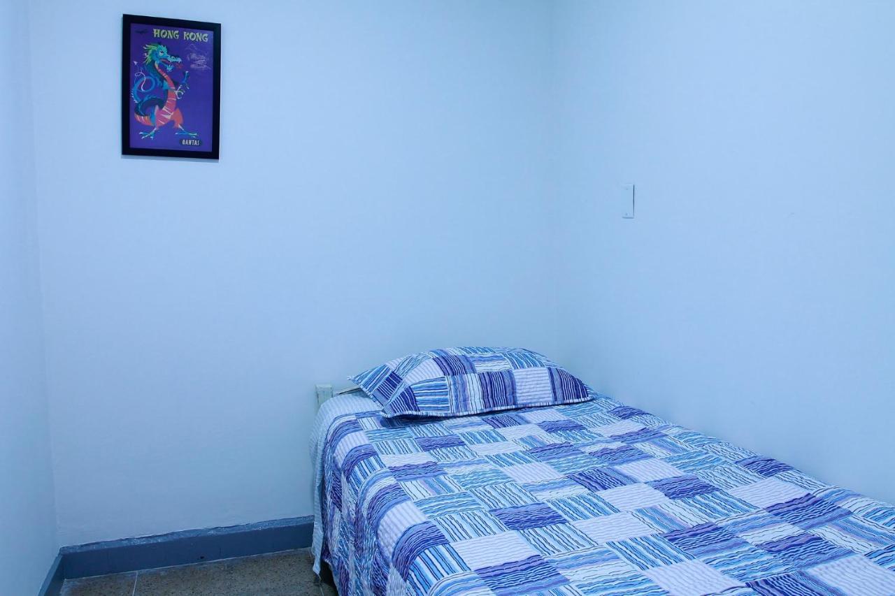 Casa Tuvia Parque Hostel Medellin Exterior photo